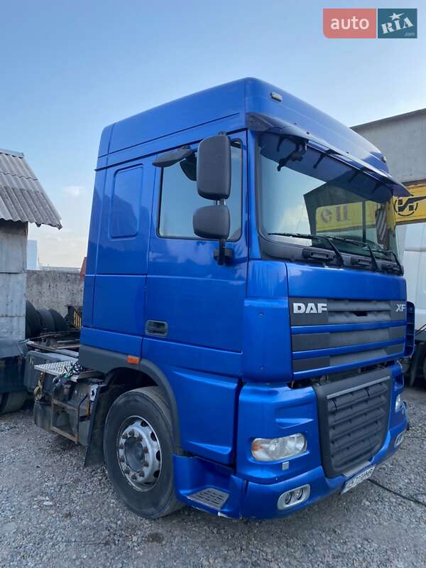 Тягач DAF XF 105 2010 в Днепре