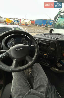 Тентований DAF XF 105 2010 в 
