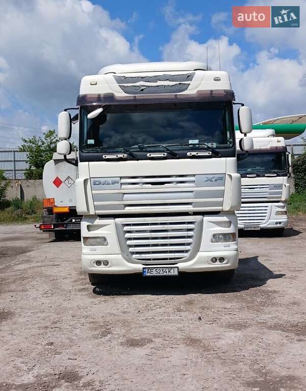 Тягач DAF XF 105 2011 в 