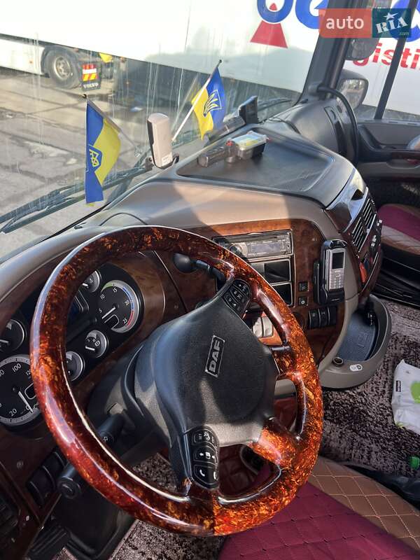 Тягач DAF XF 105 2009 в Жовкві