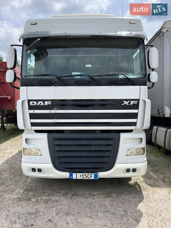 Тягач DAF XF 105 2012 в 