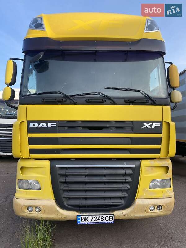 Зерновоз DAF XF 105 2010 в 