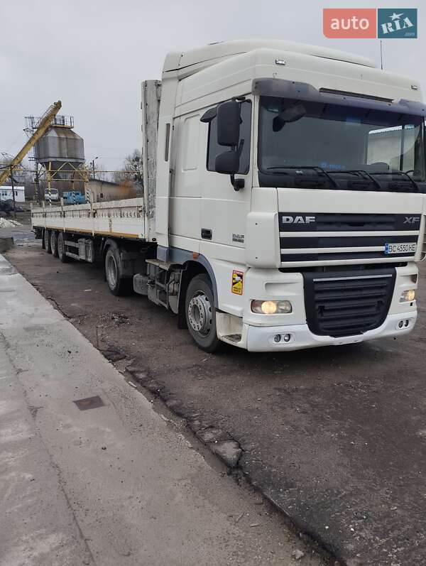 Тягач DAF XF 105 2011 в Золочеве