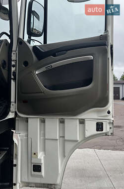 Тягач DAF XF 105 2011 в 