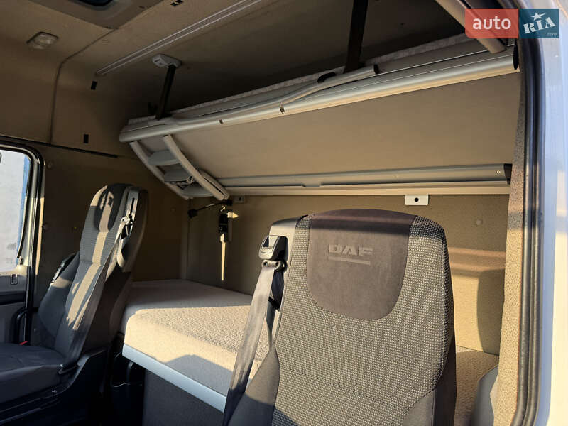 Тягач DAF XF 105 2012 в Бучачі