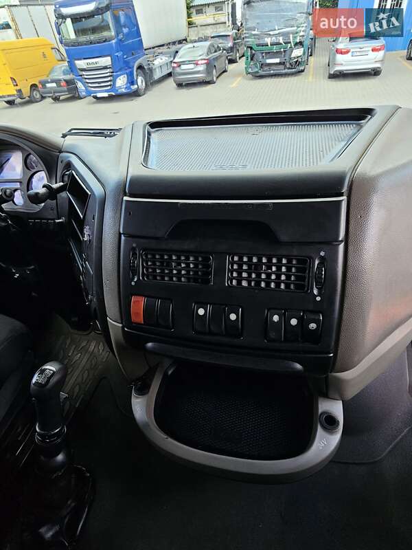 Тягач DAF XF 105 2007 в Вишневому