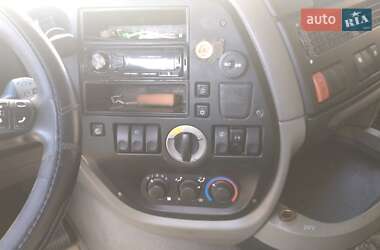 Тягач DAF XF 105 2006 в 