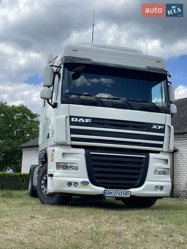 Тягач DAF XF 105 2011 в Полонному