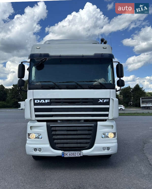 Тягач DAF XF 105 2013 в Ровно