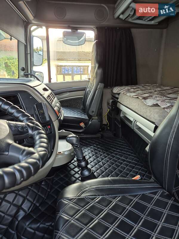 Тягач DAF XF 105 2009 в Каменец-Подольском