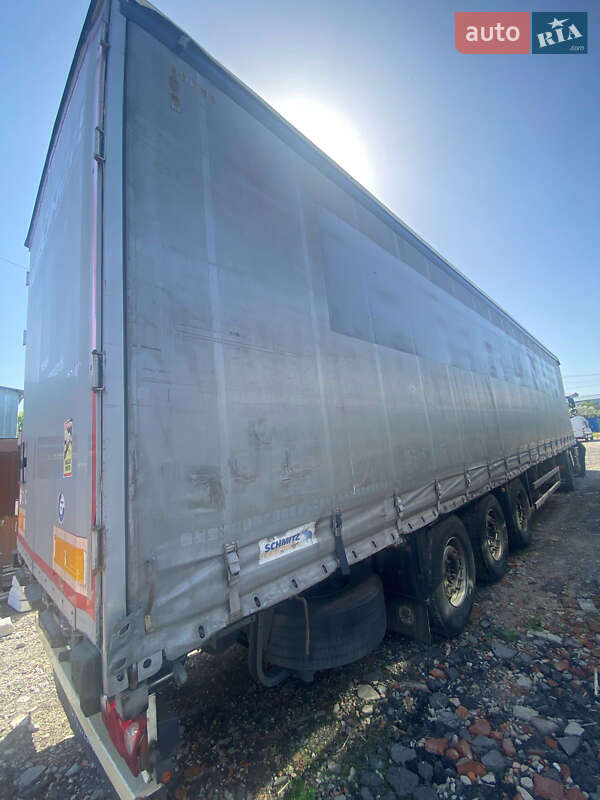 Тягач DAF XF 105 2011 в Гореничах