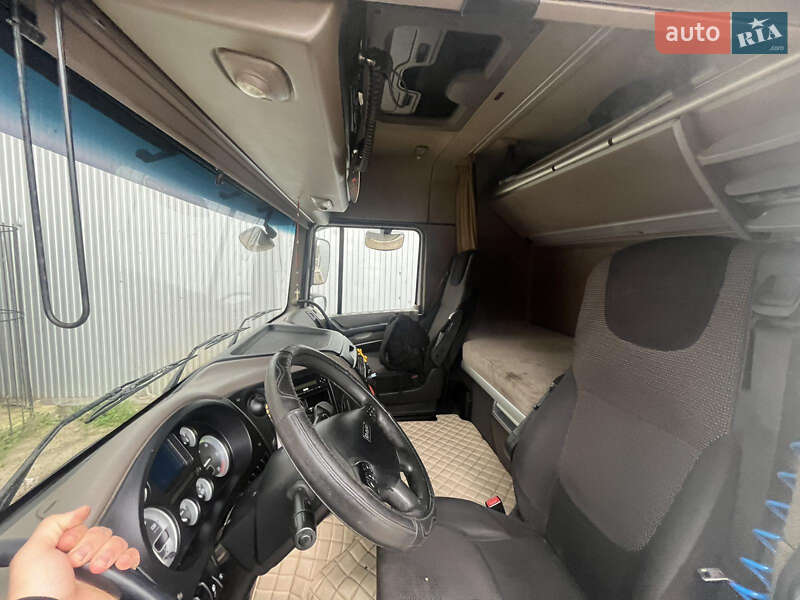 Тягач DAF XF 105 2012 в Радехове