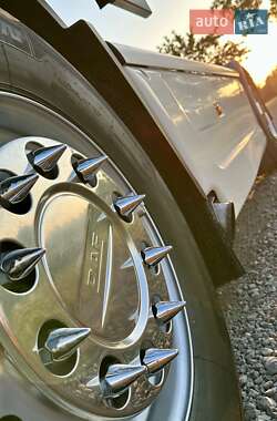 Тягач DAF XF 105 2012 в 