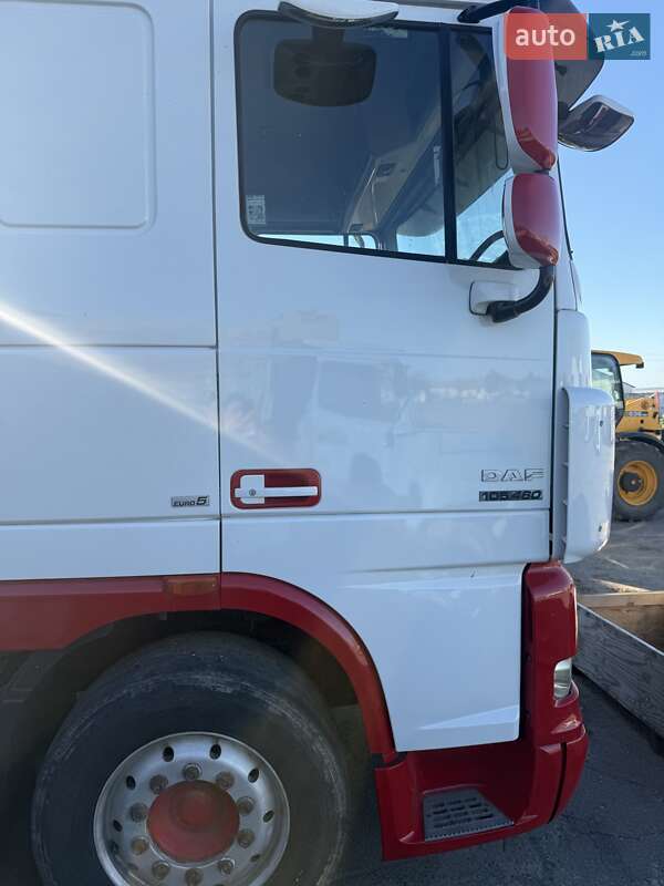 Тягач DAF XF 105 2006 в Виннице