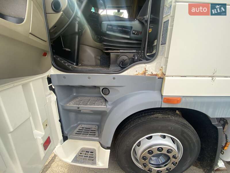 Тягач DAF XF 105 2011 в Ровно