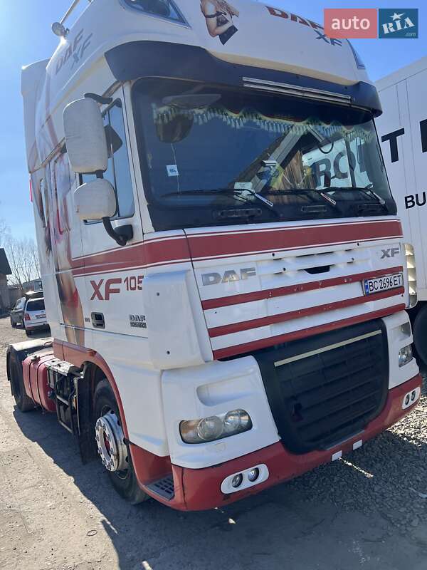Тягач DAF XF 105 2009 в Жовкве