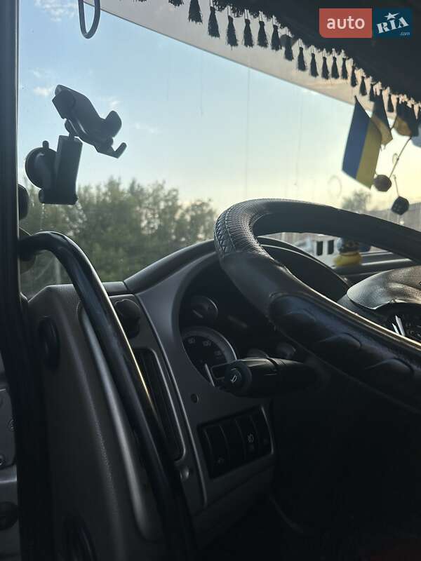 Тягач DAF XF 105 2011 в Сарнах