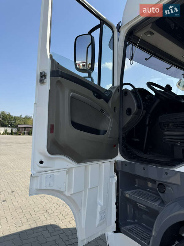 Тягач DAF XF 105 2012 в Сарнах