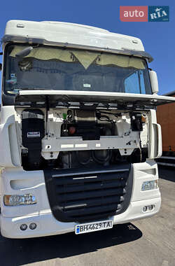 Тягач DAF XF 105 2011 в 
