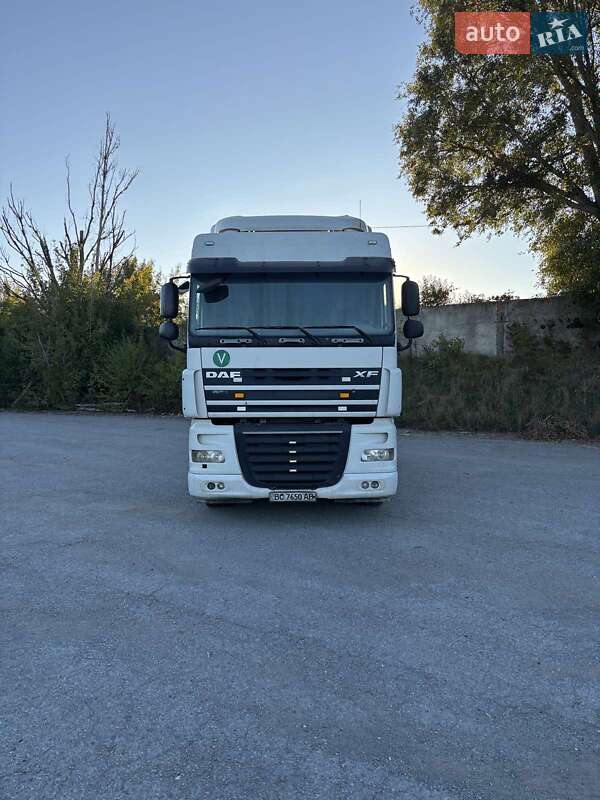 Тягач DAF XF 105 2007 в Тернополе