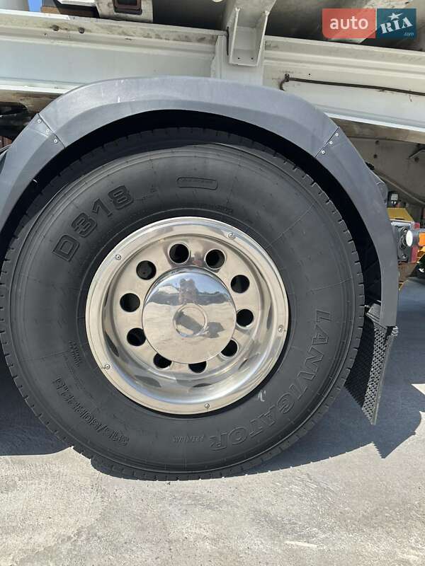 Тягач DAF XF 105 2009 в Ровно