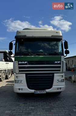 Тягач DAF XF 105 2011 в 
