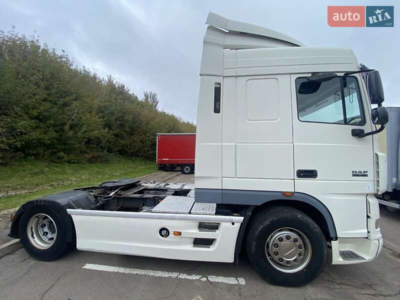 Тягач DAF XF 105 2007 в Ровно