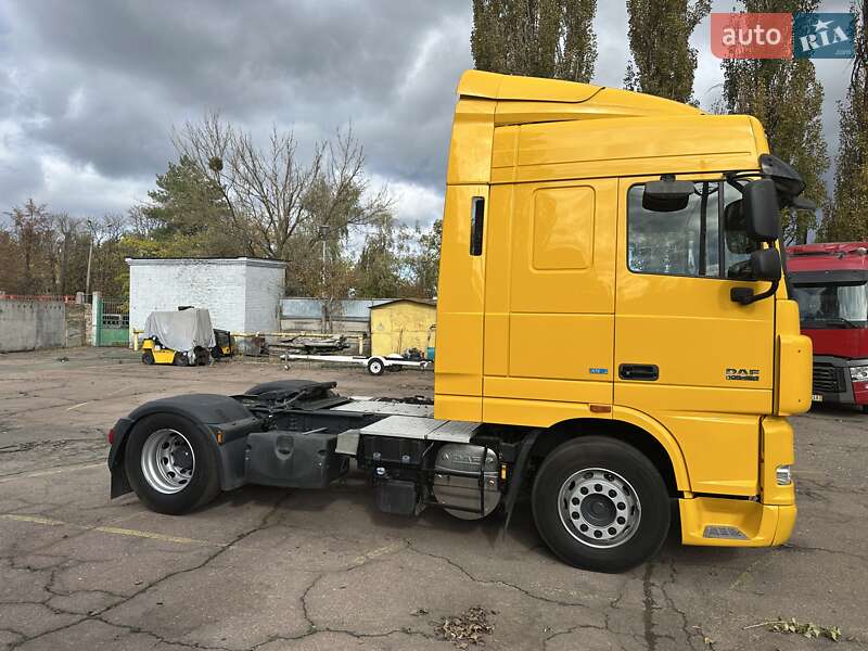 Тягач DAF XF 105 2013 в Киеве