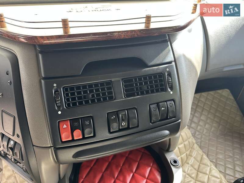 Тягач DAF XF 105 2013 в Киеве