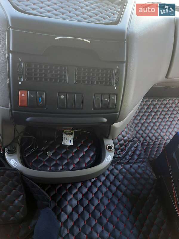 Тягач DAF XF 105 2009 в Запорожье