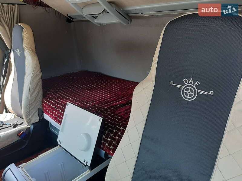 Тягач DAF XF 105 2010 в Запоріжжі