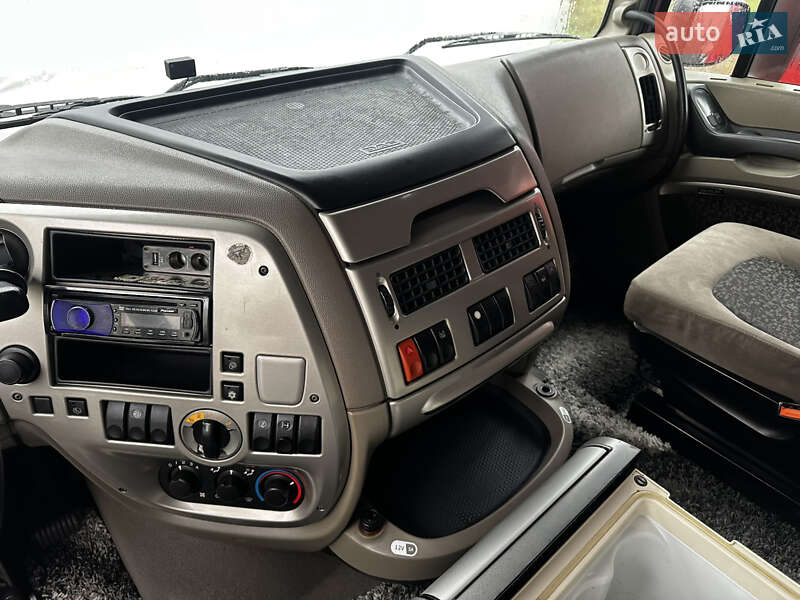 Тягач DAF XF 105 2010 в Умані