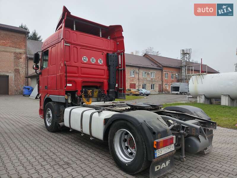 Тягач DAF XF 105 2010 в Городку