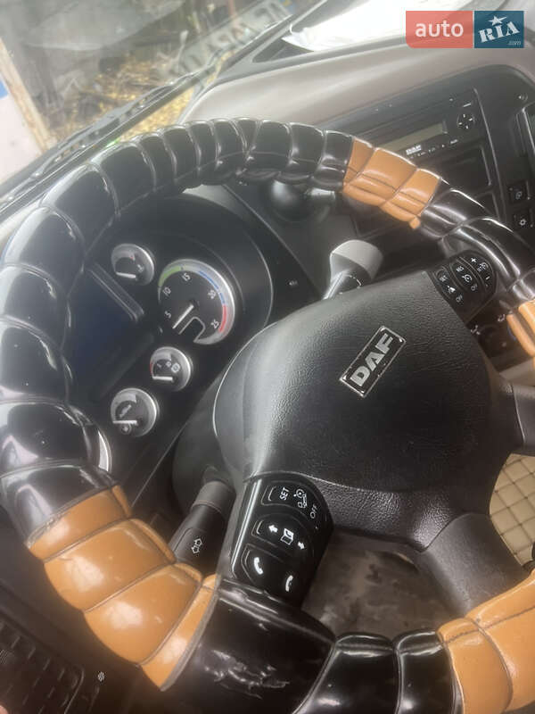 Тягач DAF XF 105 2012 в Кам'янському