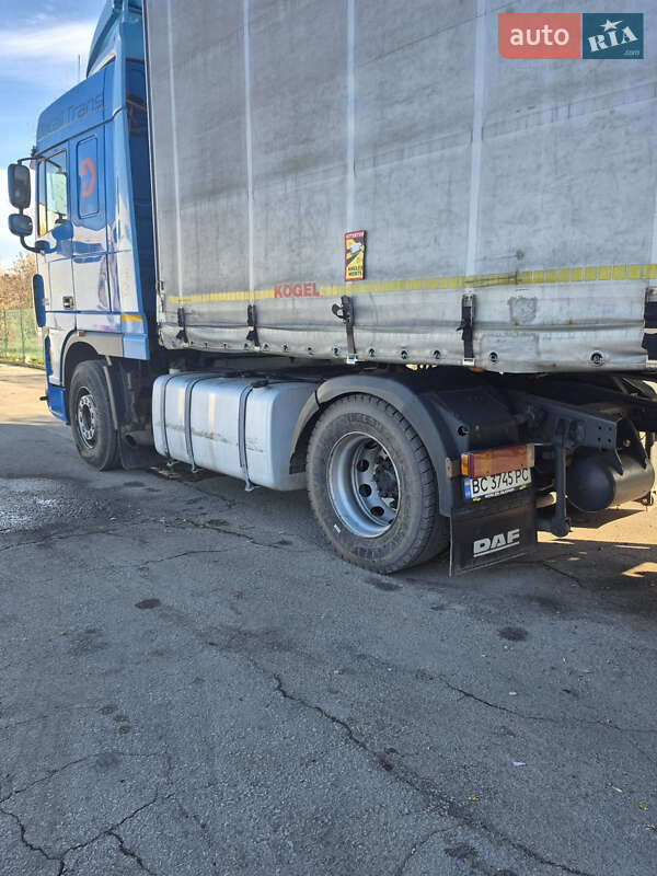 Тягач DAF XF 105 2010 в Красном