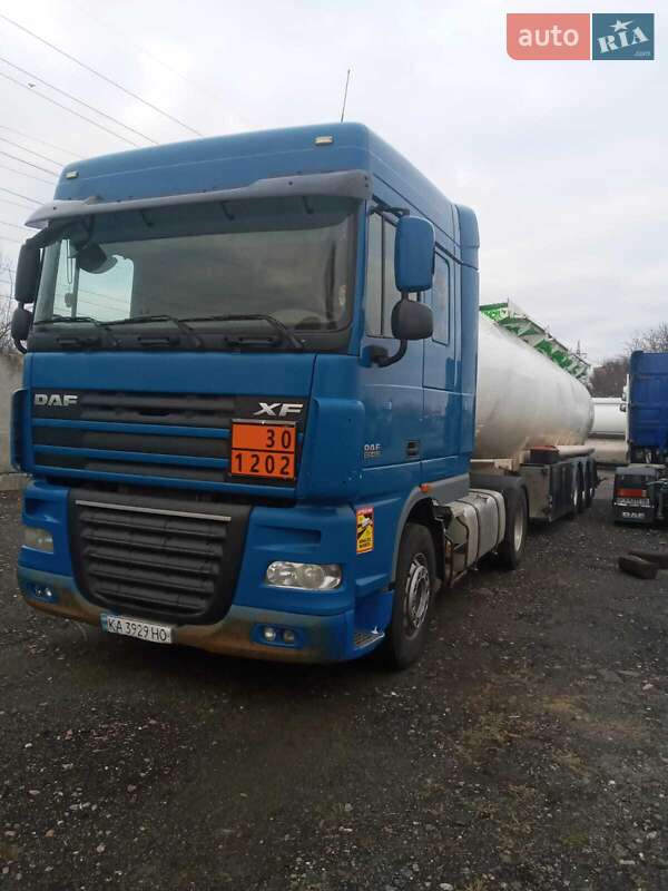 Бензовоз DAF XF 105 2011 в Киеве