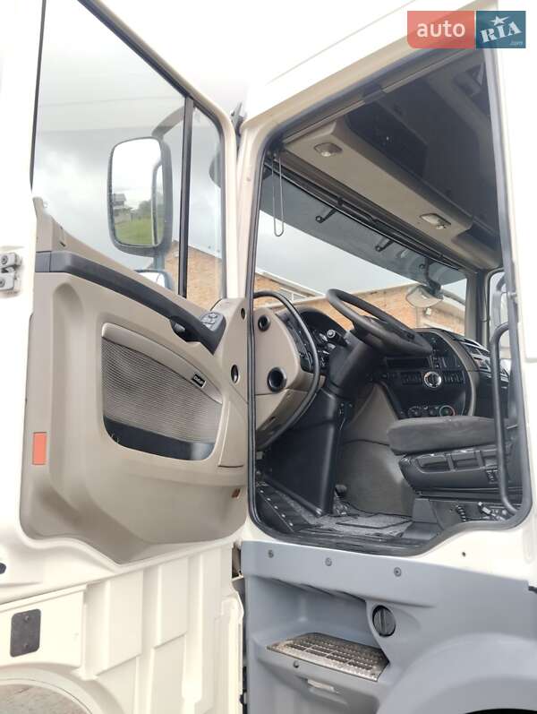 Тягач DAF XF 105 2013 в Шептицькому