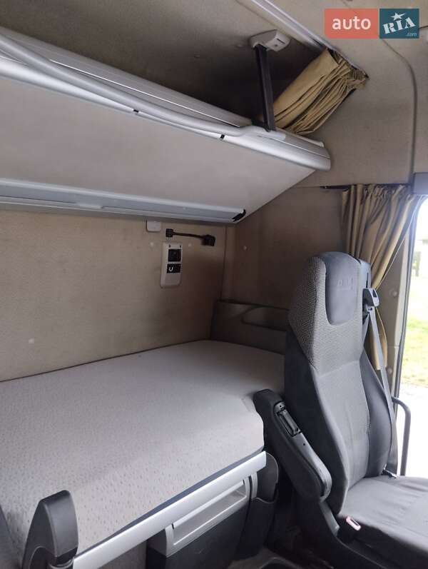 Тягач DAF XF 105 2013 в Шептицькому