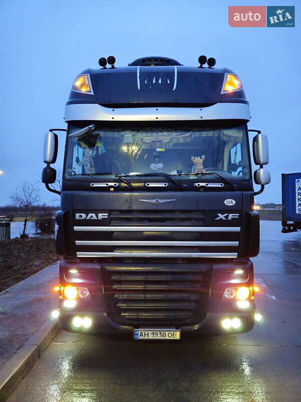 Тягач DAF XF 105 2008 в Кам'янському