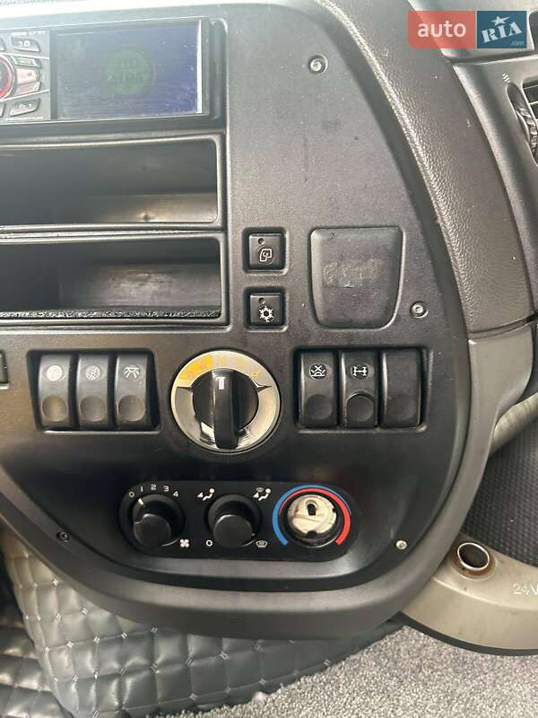 Грузовой фургон DAF XF 105 2013 в Калуше