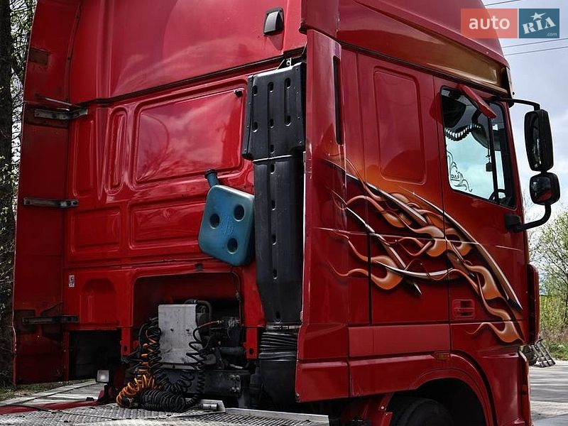 Грузовой фургон DAF XF 105 2008 в Львове
