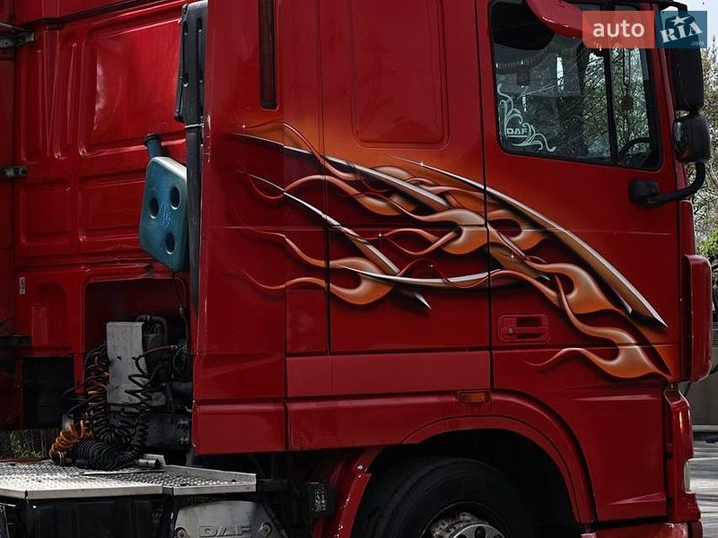Грузовой фургон DAF XF 105 2008 в Львове