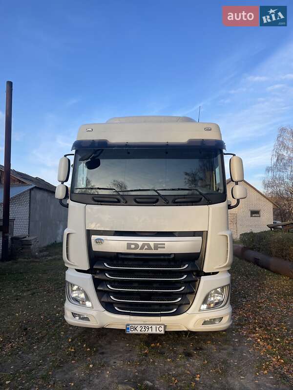 Тягач DAF XF 106 2015 в Ровно