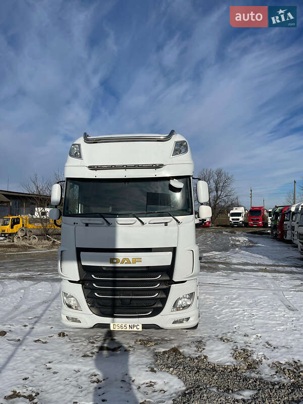 Тягач DAF XF 106 2015 в Бучачі
