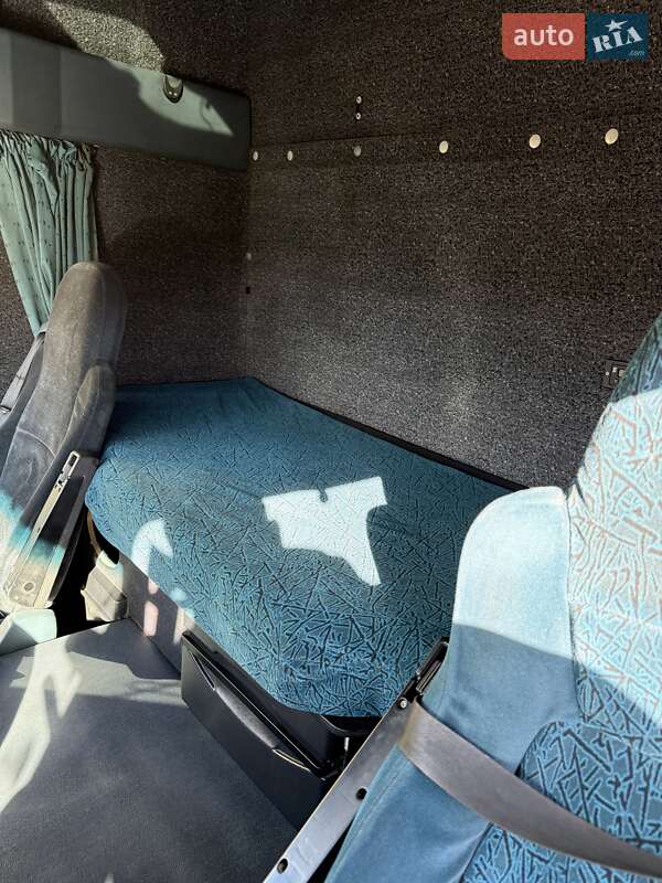 Цистерна DAF XF 95.480 2001 в Черновцах