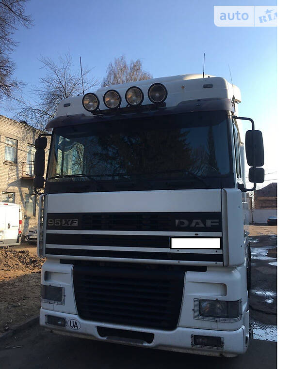 Тягач DAF XF 95 2000 в Броварах