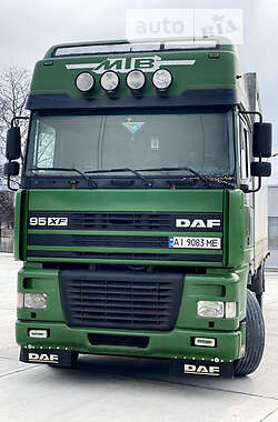 Вантажний фургон DAF XF 95 2002 в Броварах