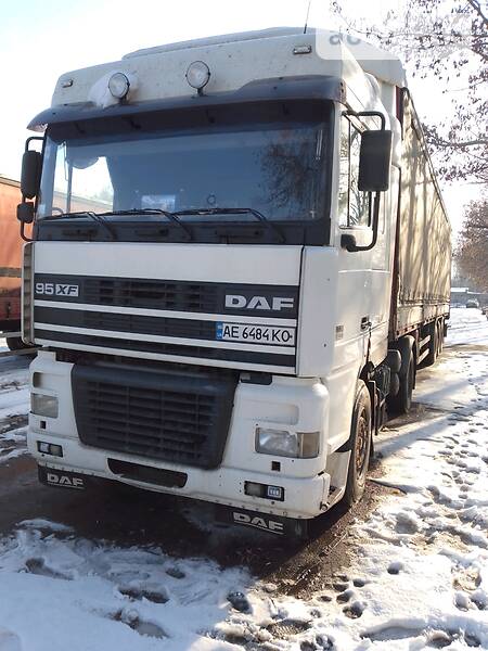 Тягач DAF XF 95 2001 в Кривом Роге