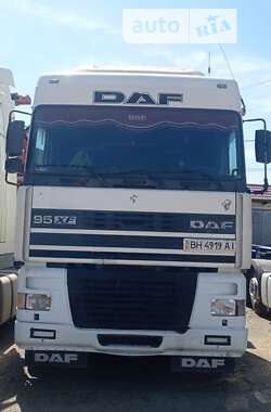 Тягач DAF XF 95 1998 в 
