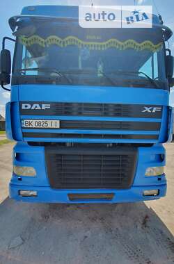 Контейнеровоз DAF XF 95 2004 в Почаеве